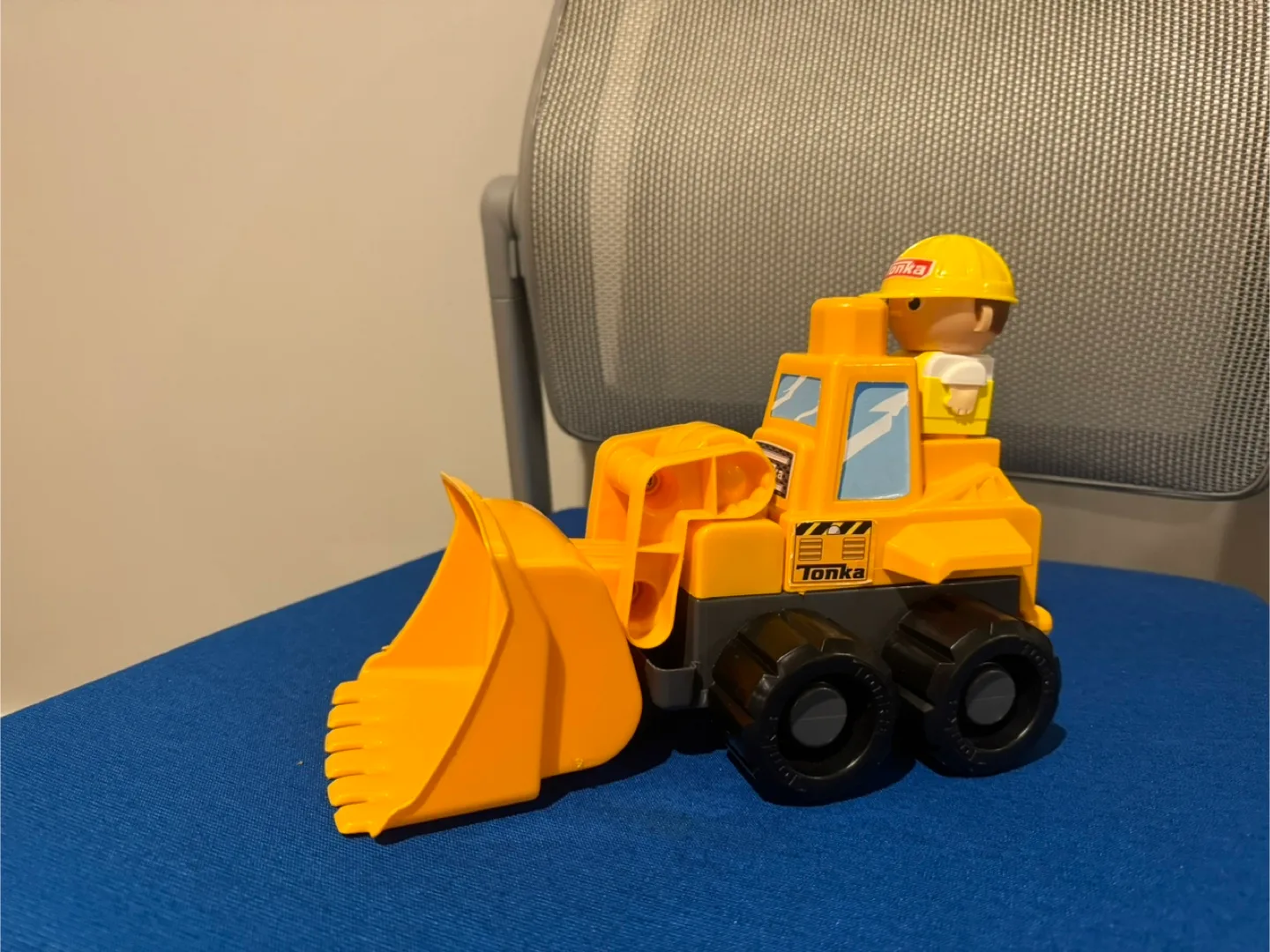 Tonka Toy Bulldozer thumbnail