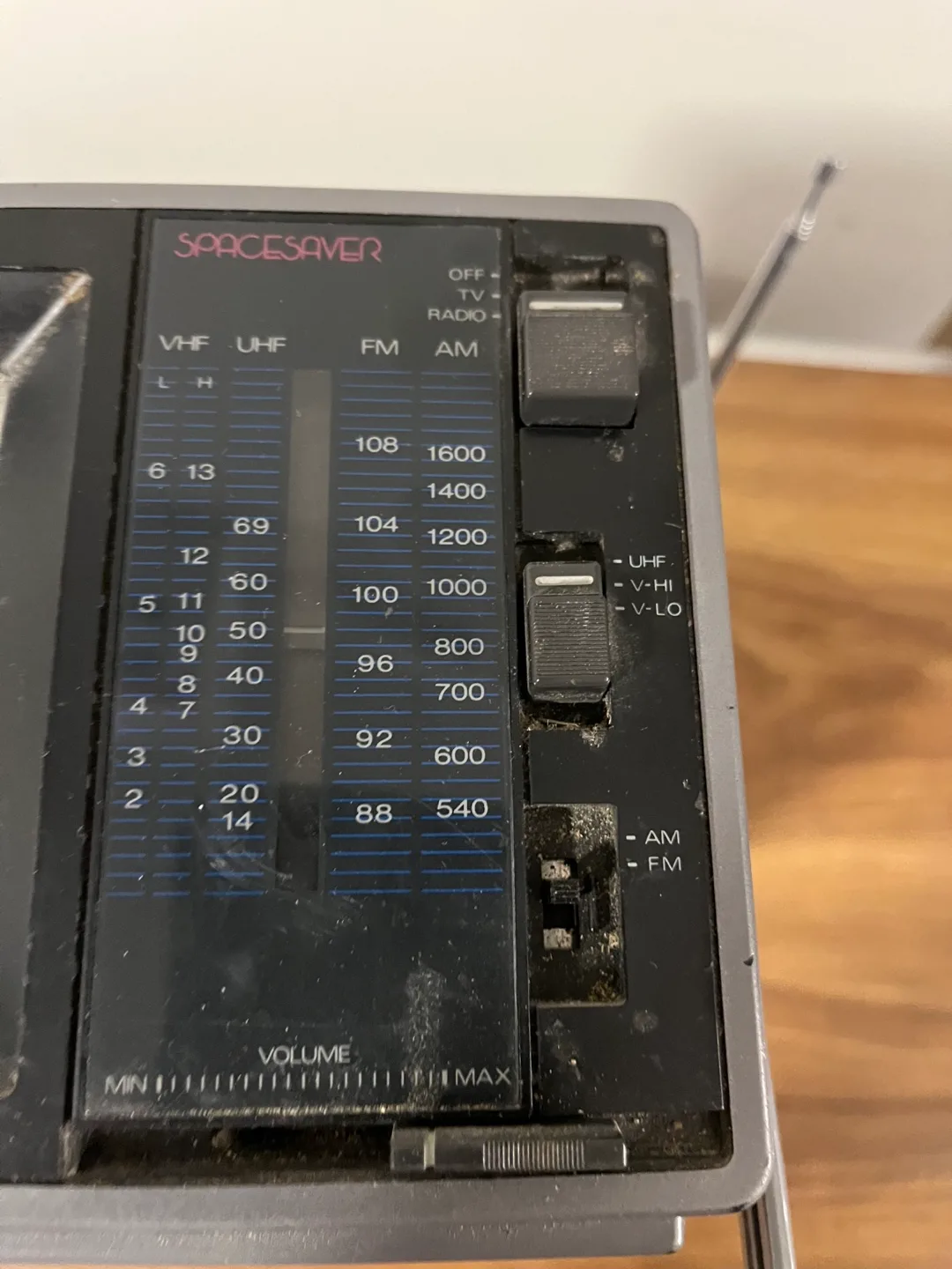 Vintage RCA SpaceSaver Portable TV/Radio image indicator(3)