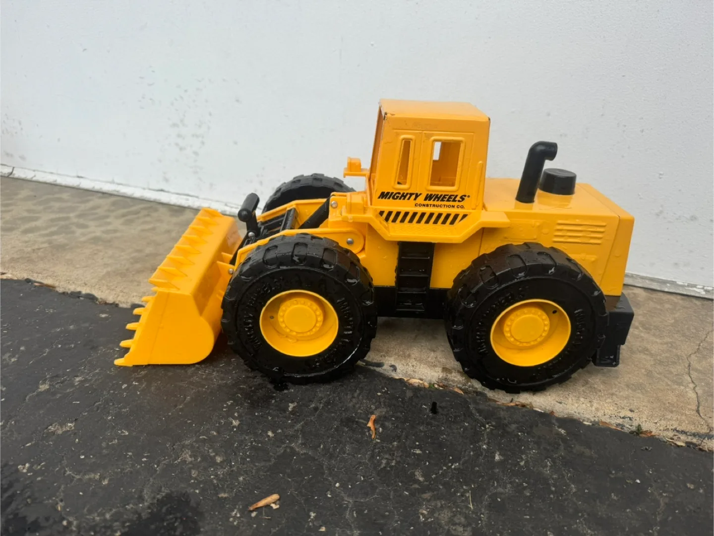 Yellow Construction Truck Toy thumbnail