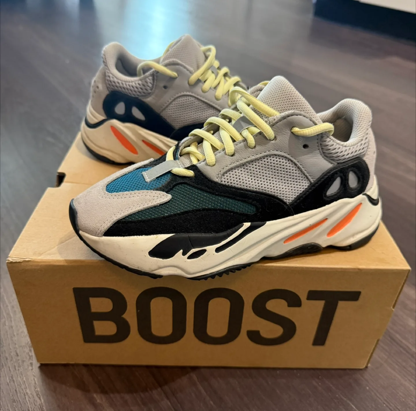 Adidas Yeezy Boost 700 Wave Runner 4 thumbnail