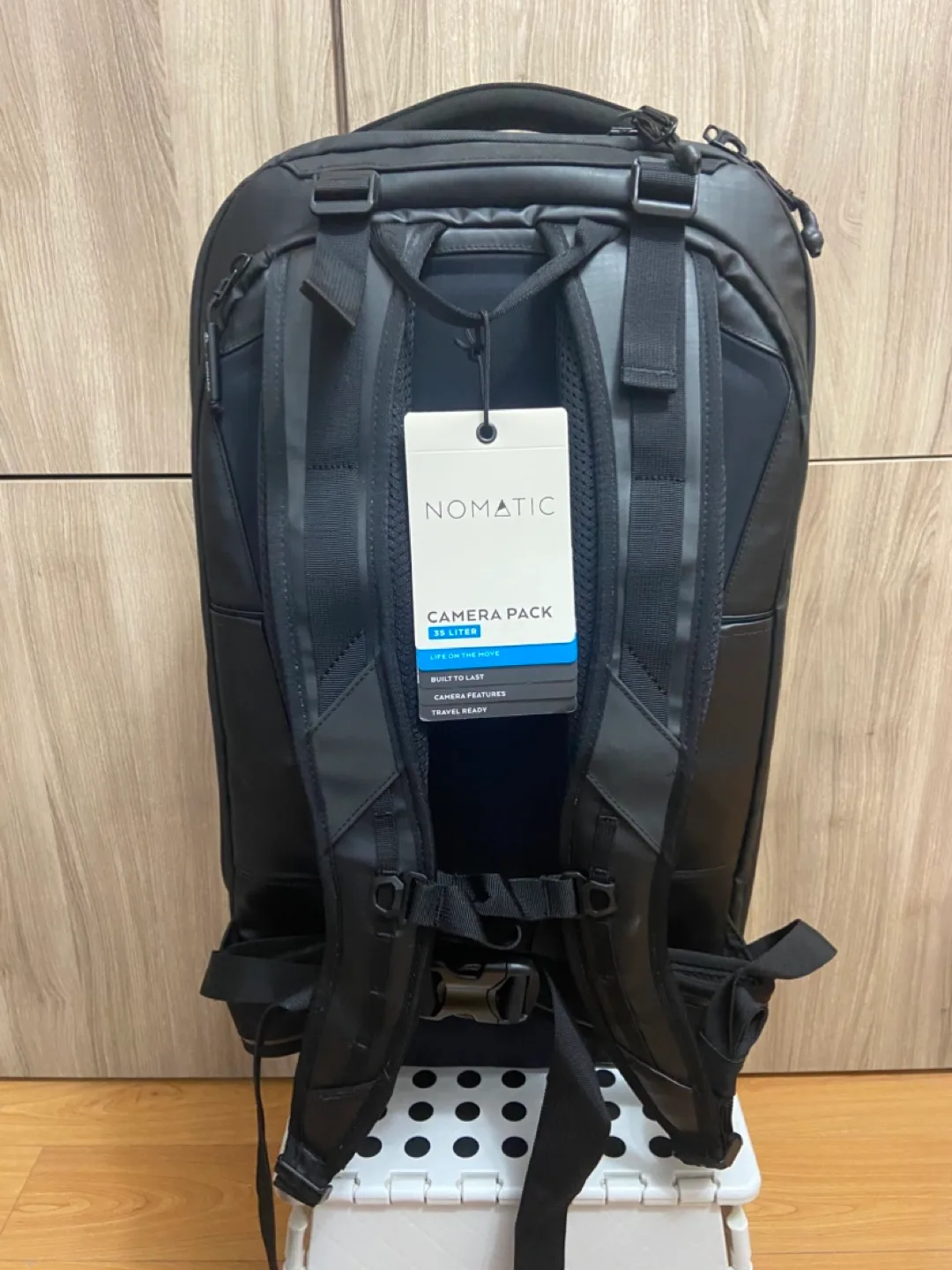 ***NEW*** Nomatic McKinnon Camera Pack 35L image indicator(3)