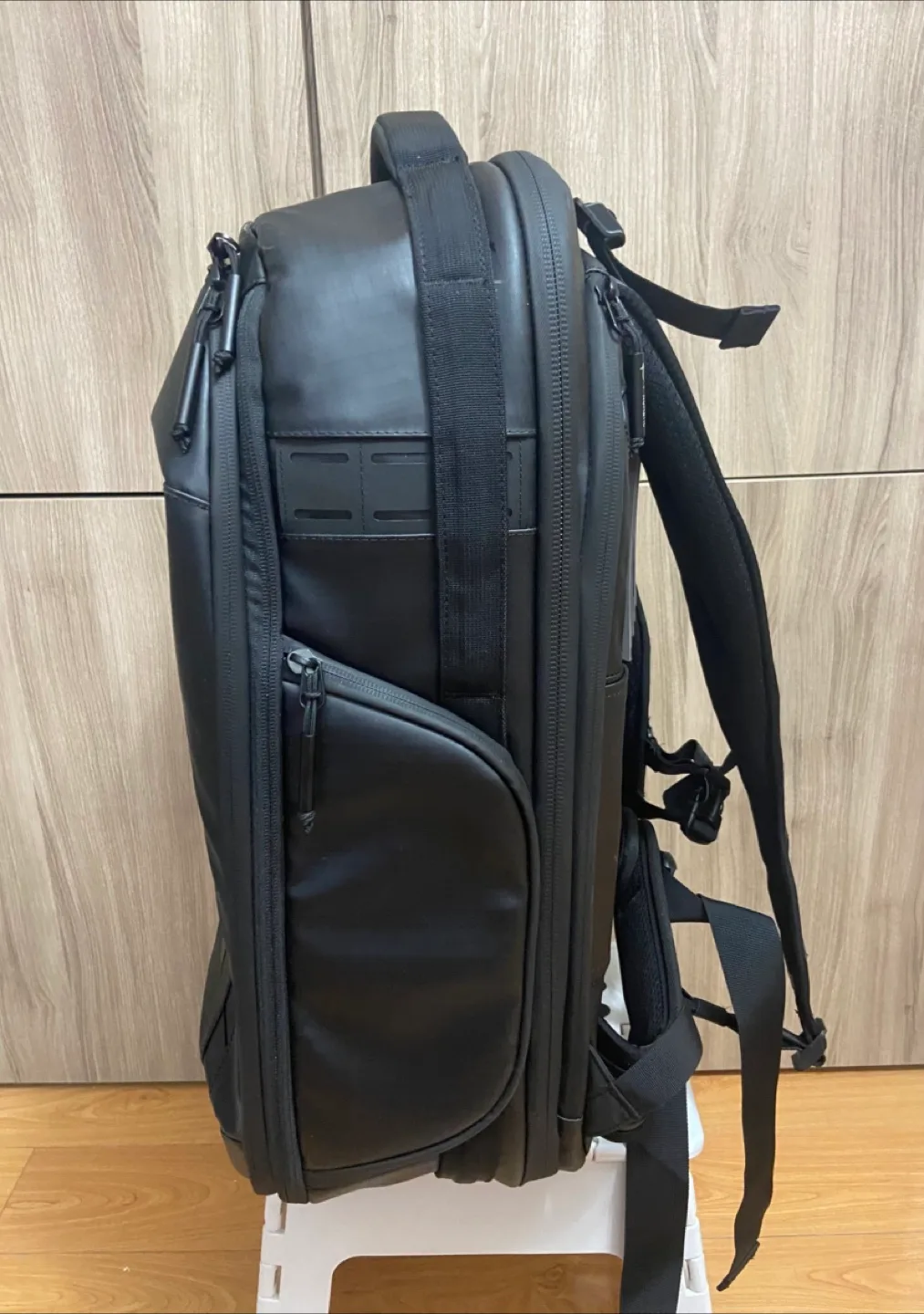 ***NEW*** Nomatic McKinnon Camera Pack 35L image indicator(4)