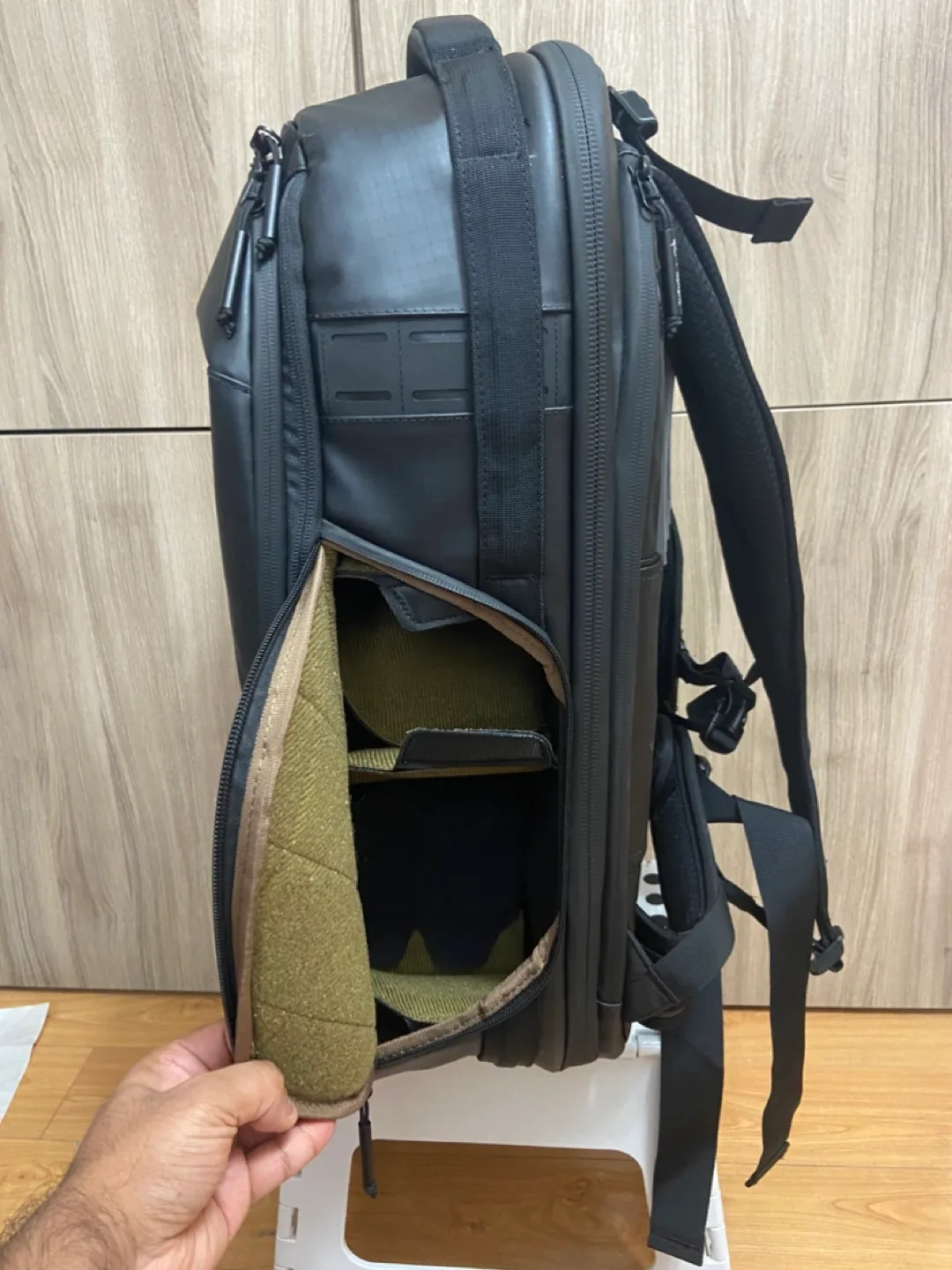 ***NEW*** Nomatic McKinnon Camera Pack 35L image indicator(5)