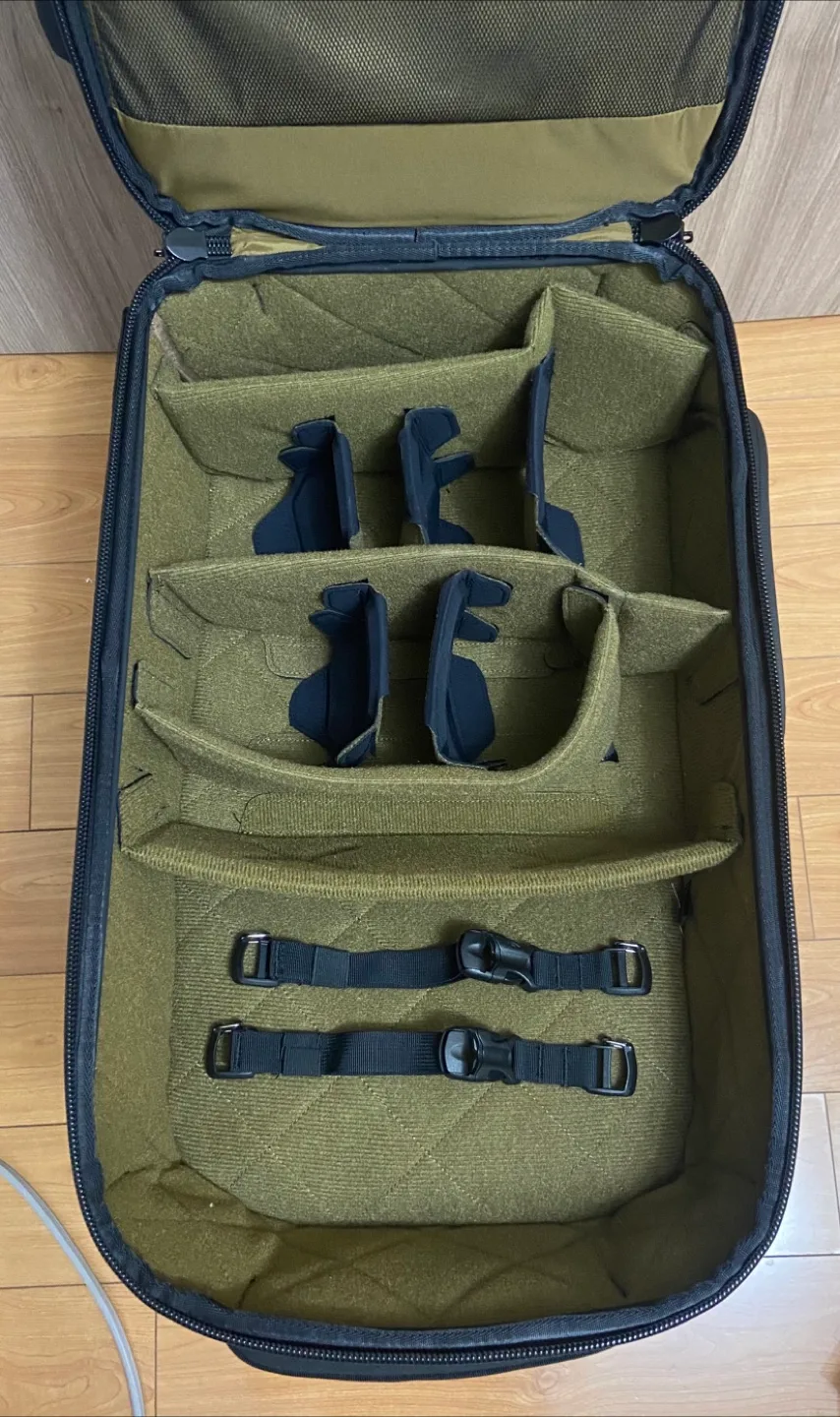 ***NEW*** Nomatic McKinnon Camera Pack 35L image indicator(7)