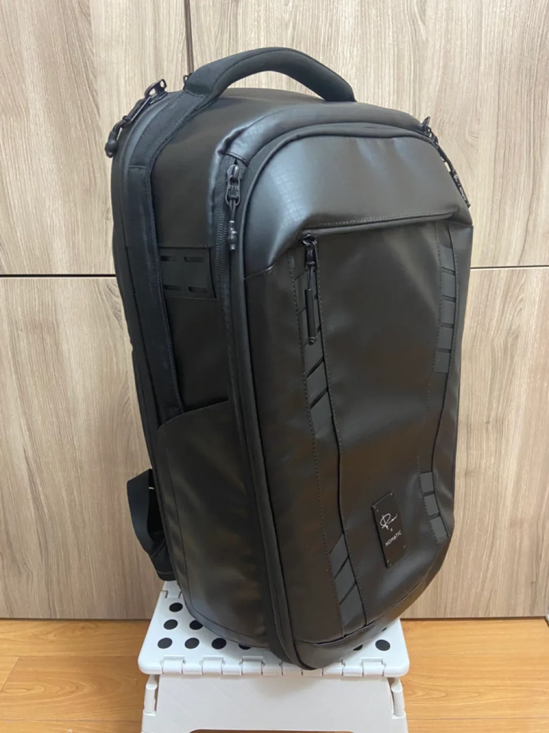 ***NEW*** Nomatic McKinnon Camera Pack 35L image indicator(2)