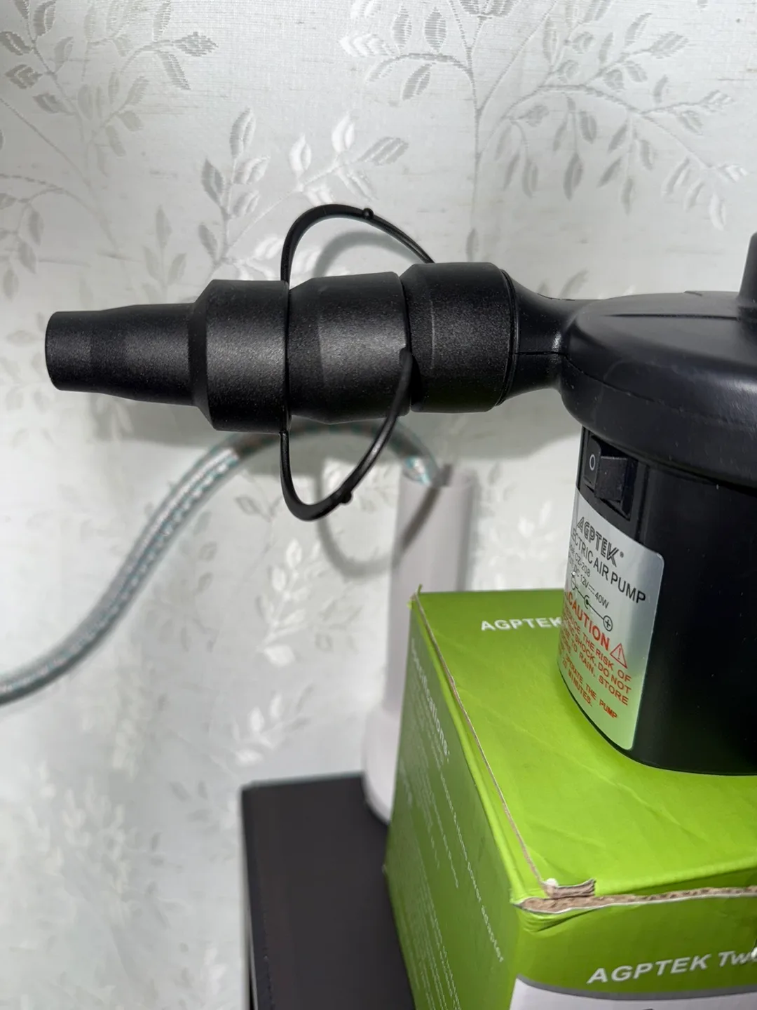 AGPTEK Electric Air Pump with 3 Nozzles image indicator(7)