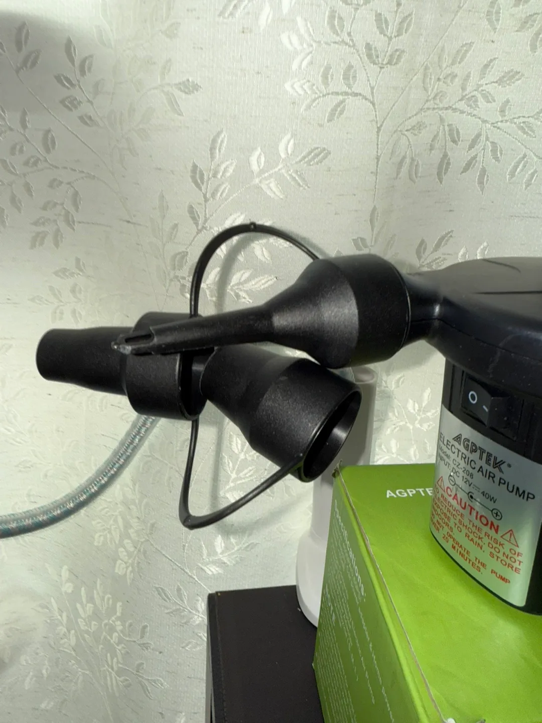 AGPTEK Electric Air Pump with 3 Nozzles image indicator(9)