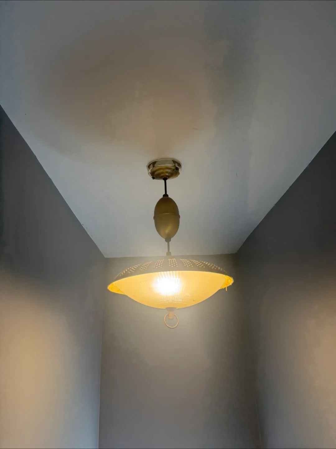 Vintage Ceiling Light Fixture free thumbnail
