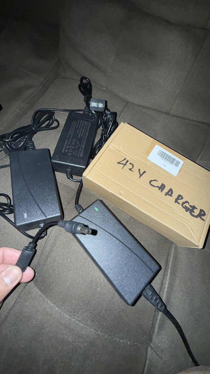 42V Charger for Electric Devices - photo 2