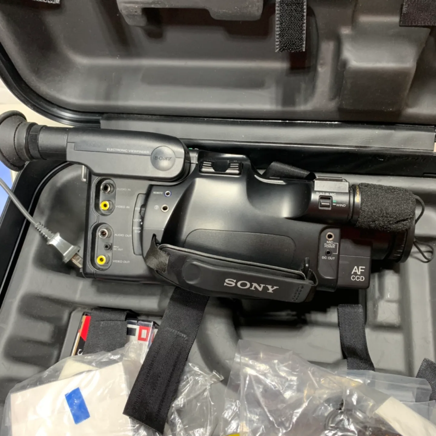 Sony Video 8 Camera Recorder CCD-F70 Kit image indicator(8)