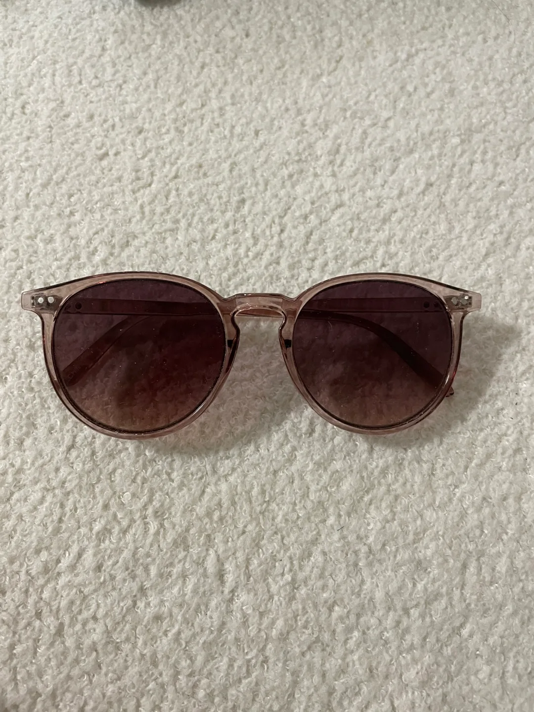 Round Sunglasses thumbnail
