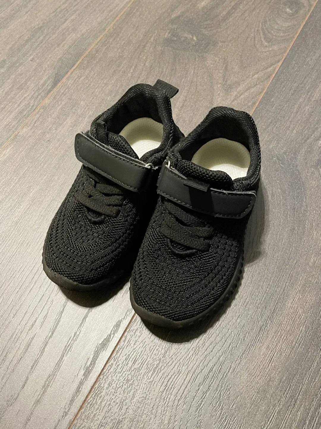 Excellent Condition Toddler Shoes Size 8 - Pls Read Description image indicator(3)