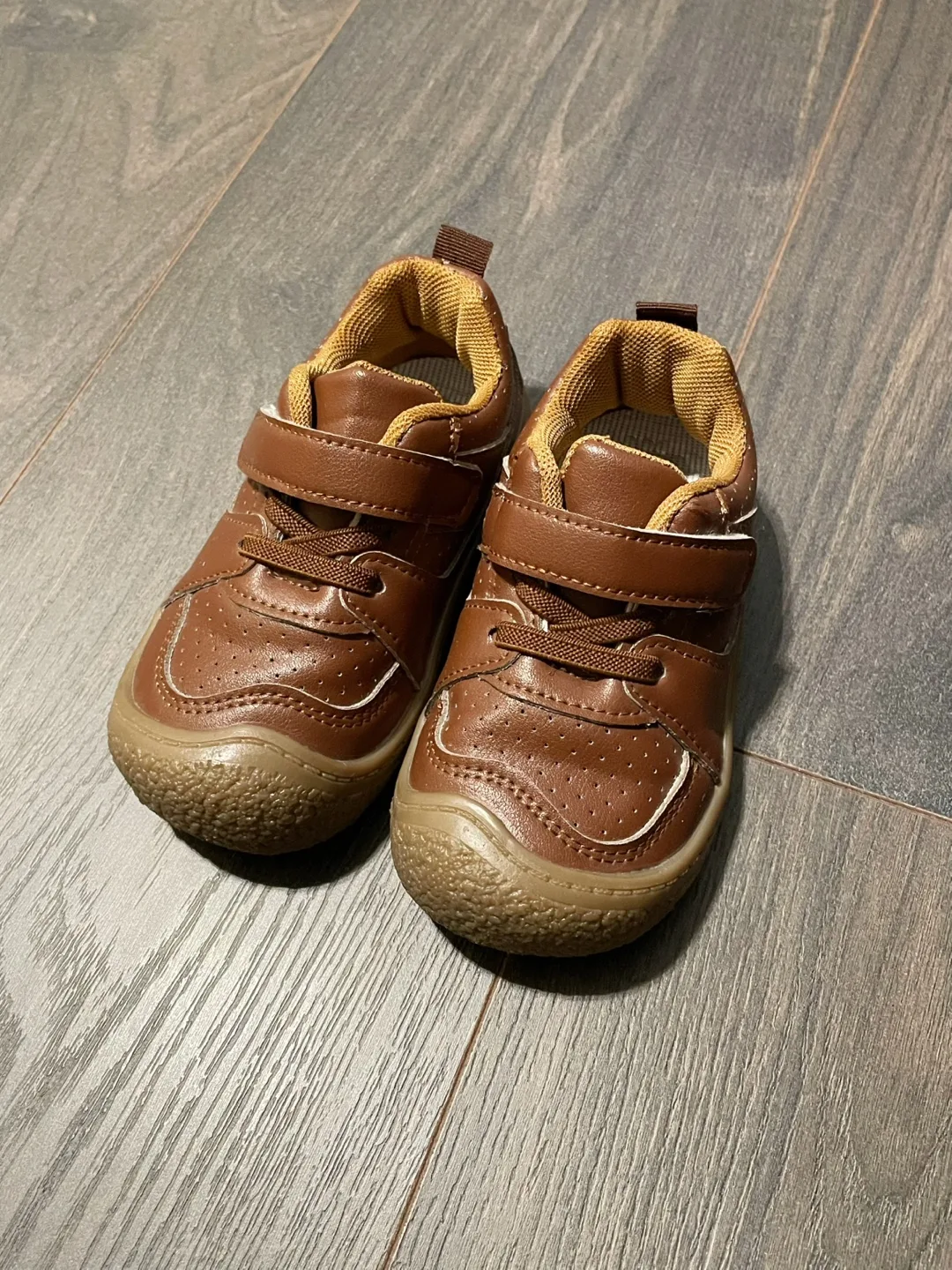 Excellent Condition Toddler Shoes Size 8 - Pls Read Description image indicator(2)