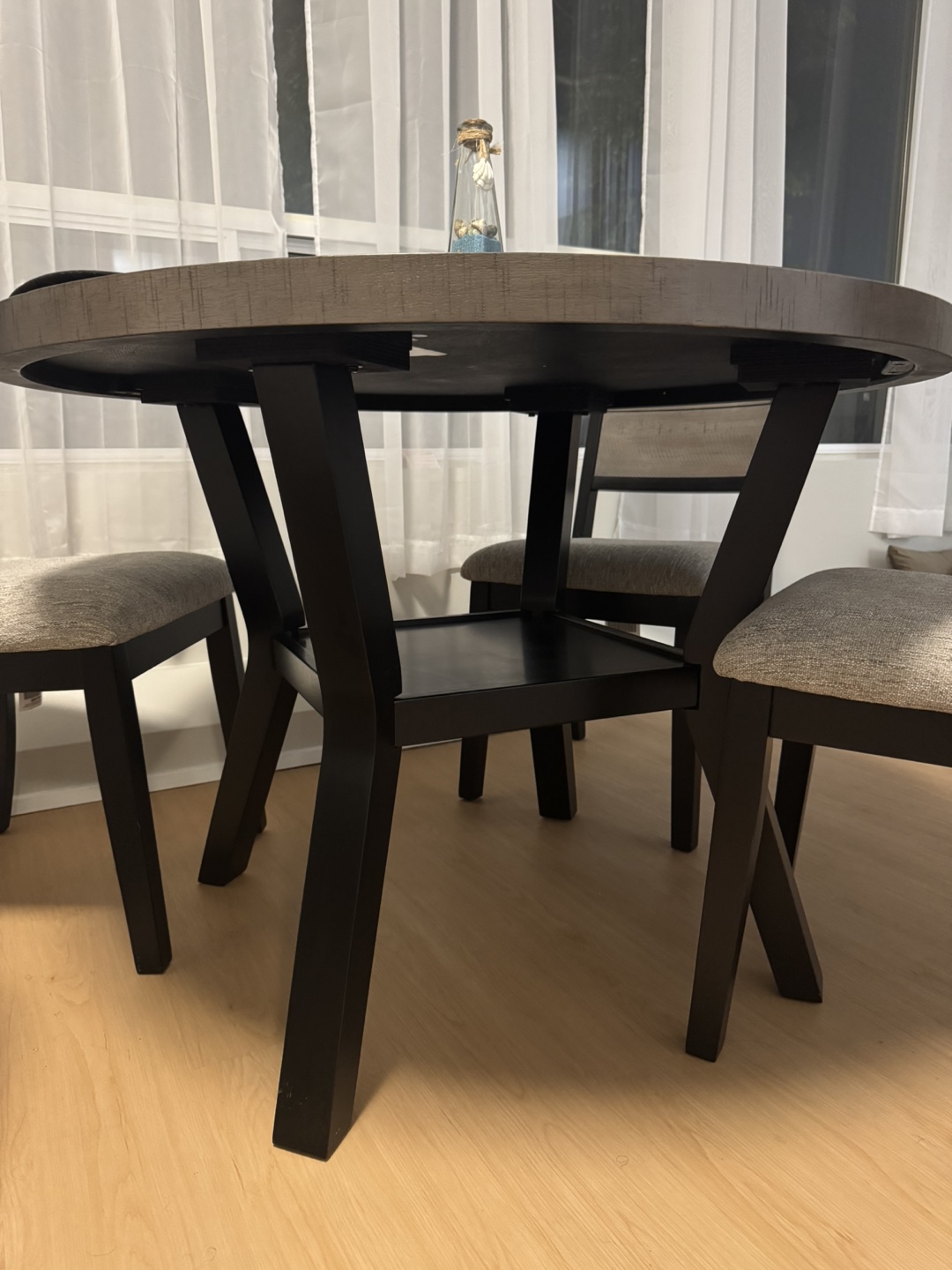 5-Piece Round Dining Set – Grey Wood Look, Sturdy & Stylish - photo 5