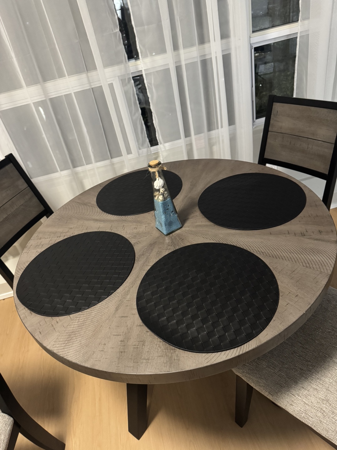 5-Piece Round Dining Set – Grey Wood Look, Sturdy & Stylish - photo 2