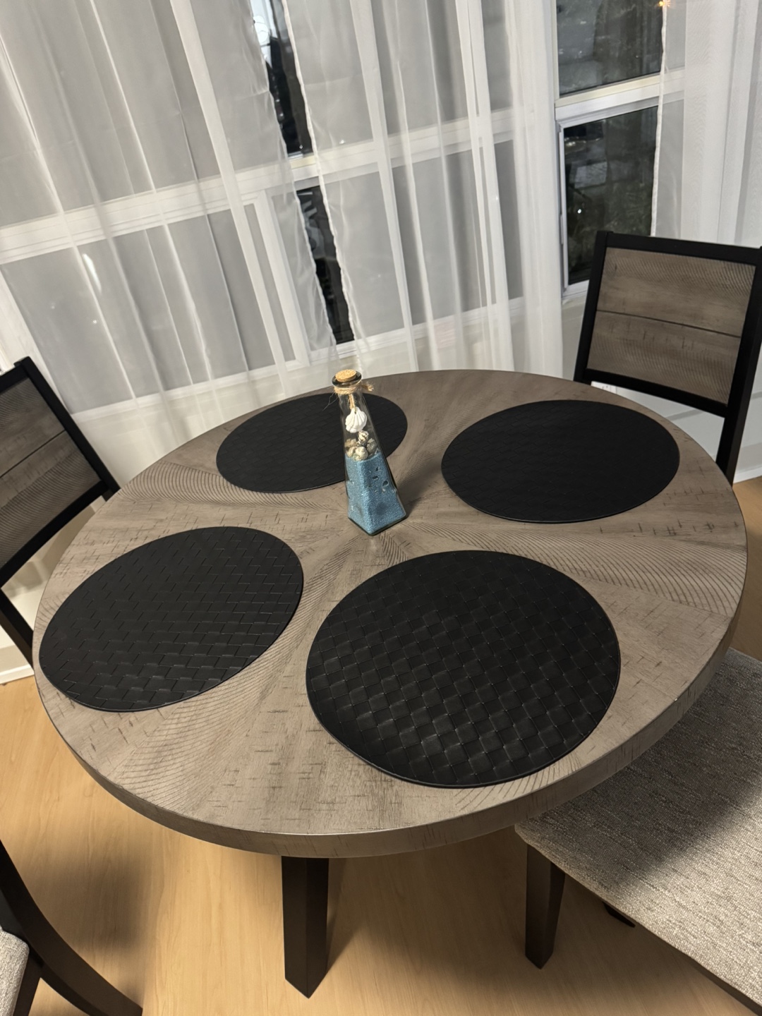 5-Piece Round Dining Set – Grey Wood Look, Sturdy & Stylish - photo 3