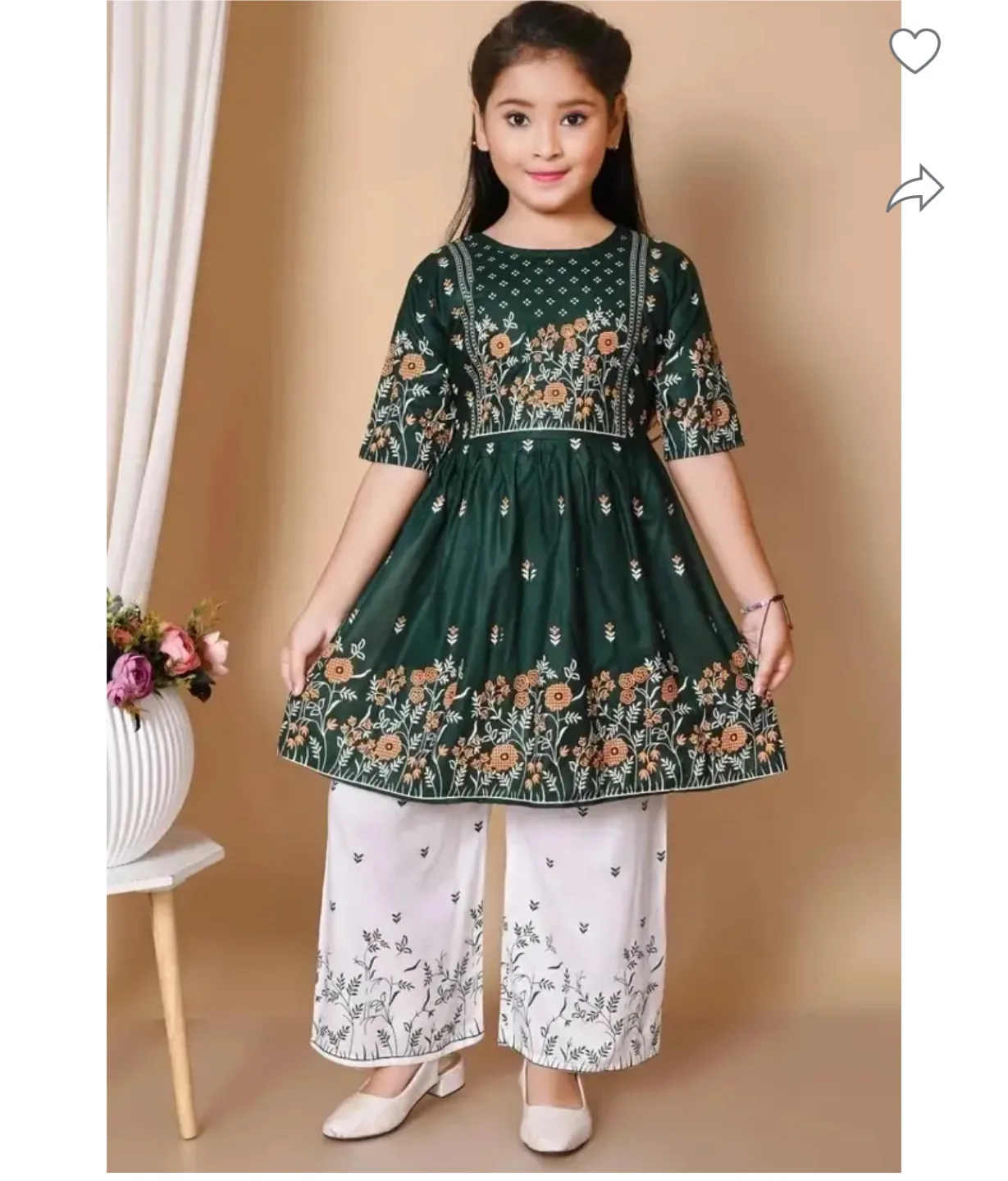 Girls' Green and White Floral Outfit thumbnail