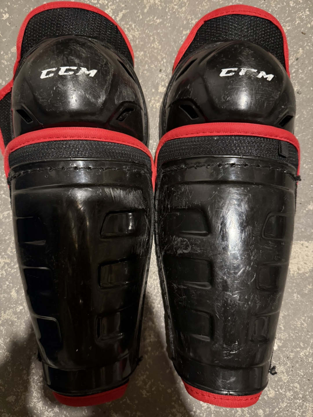 Hockey Skates & Knee Pads Bundle for $20 - photo 4