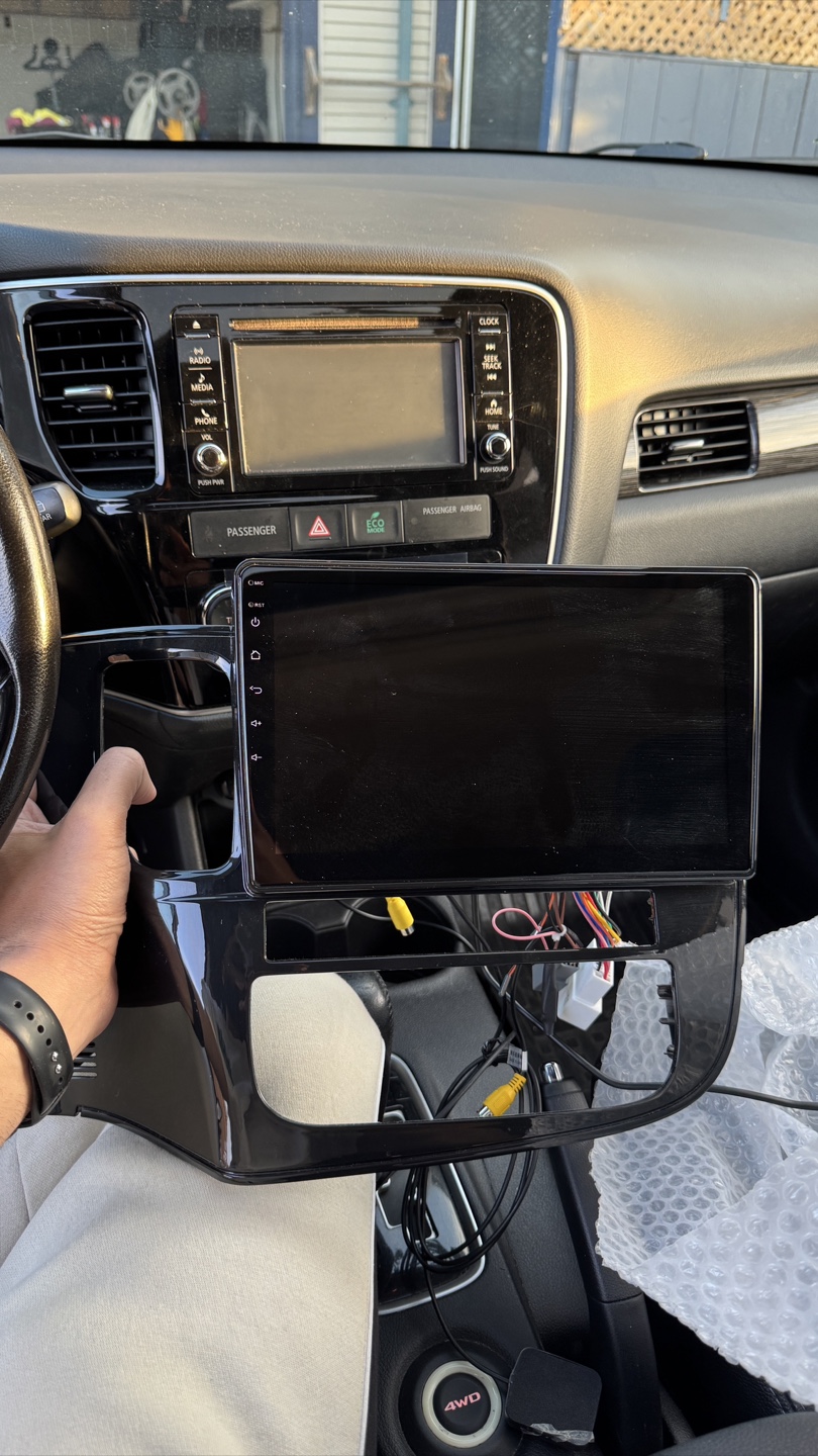 10 inch CarPlay screen For 2012-18 Mitsubishi Outlanders