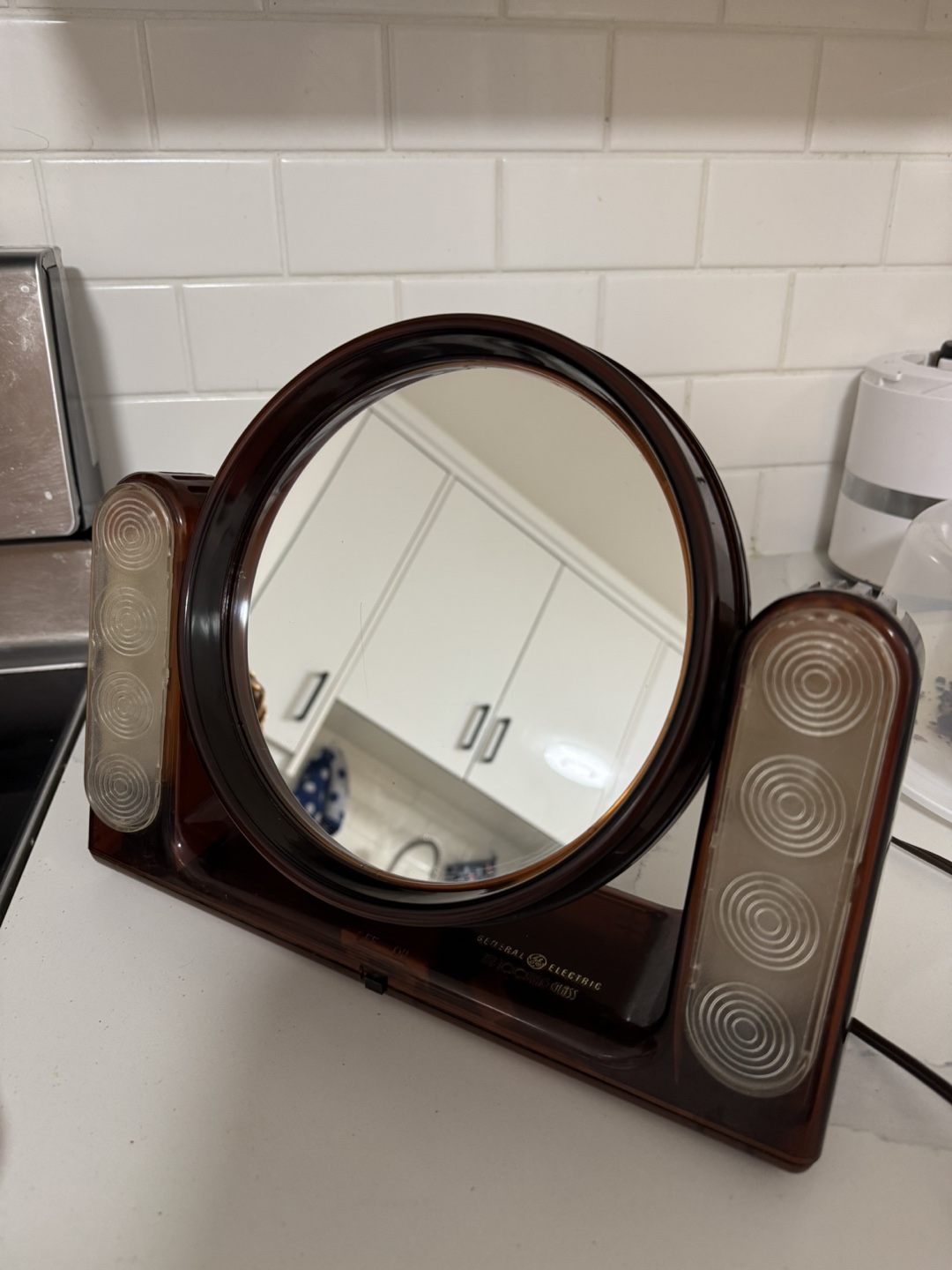 Vintage Vanity Mirror with Lights - photo 3