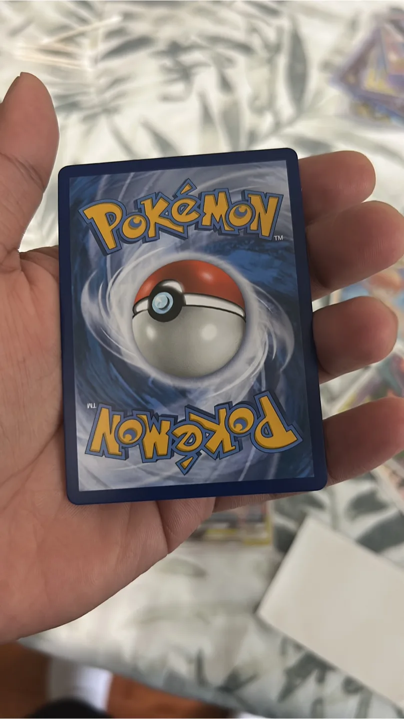 White Kyurem GX Pokémon Card image indicator(2)