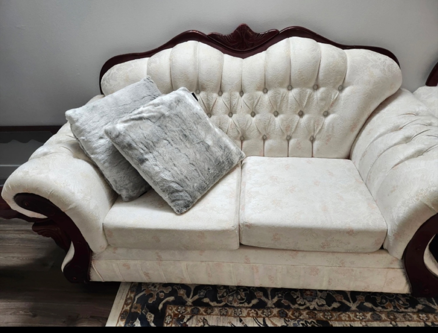Elegant off-white Sofa set - photo 2