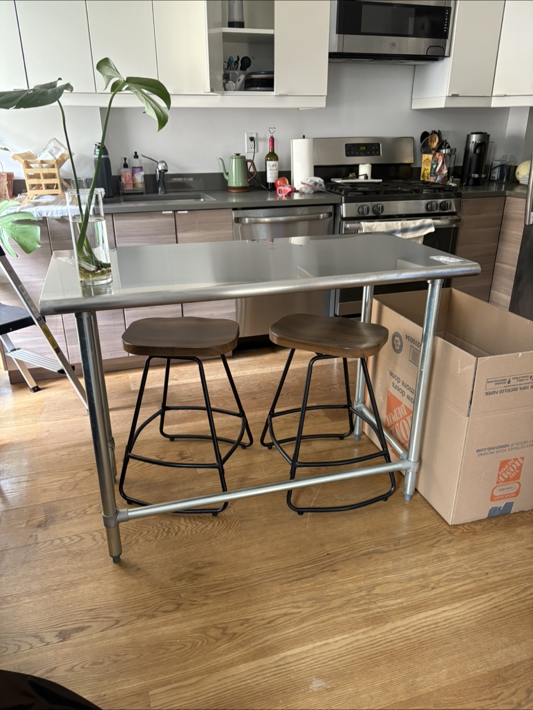 Stainless Steel Table With Stools
