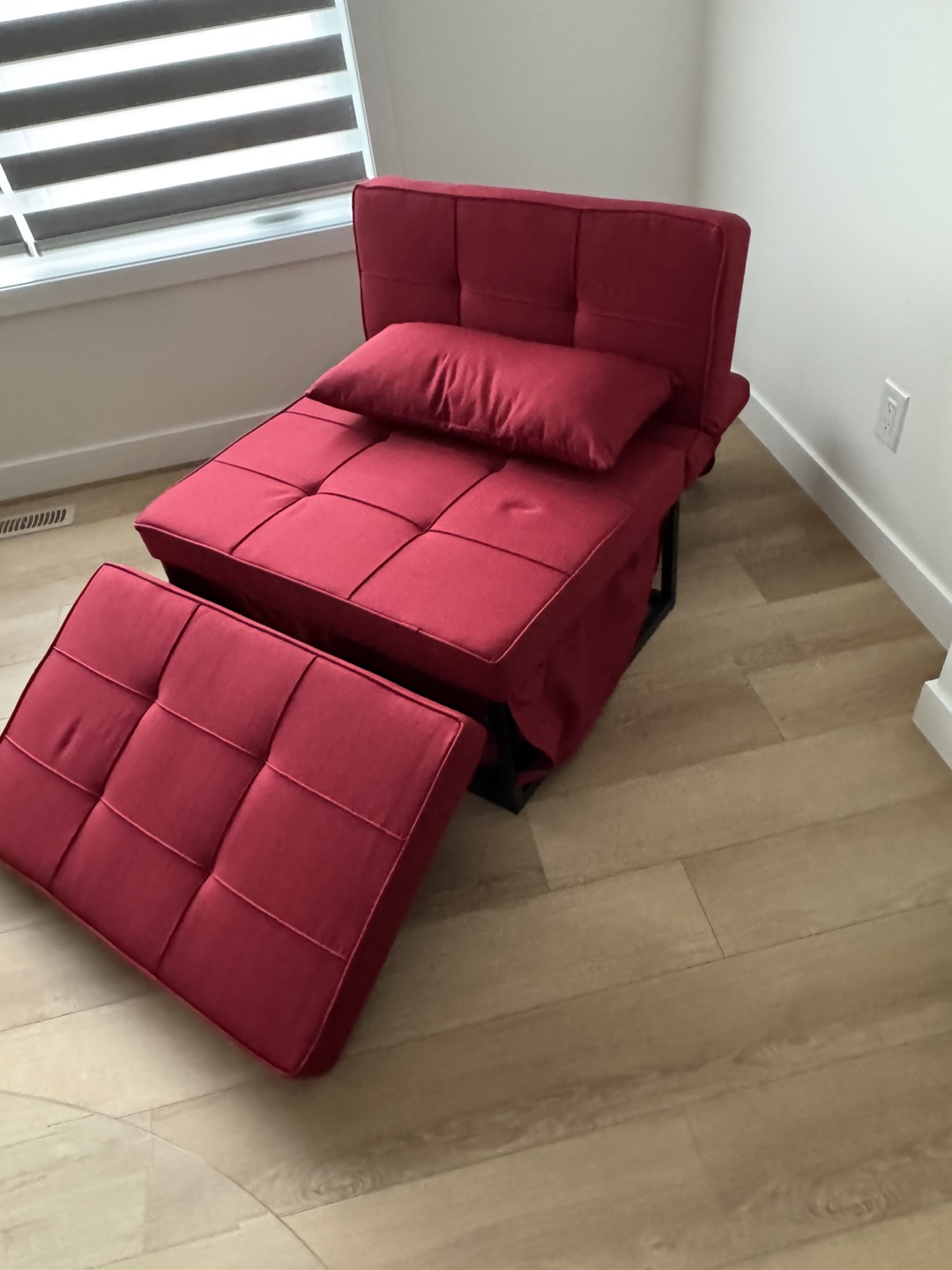 Red Convertible Sleeper Chair - photo 4