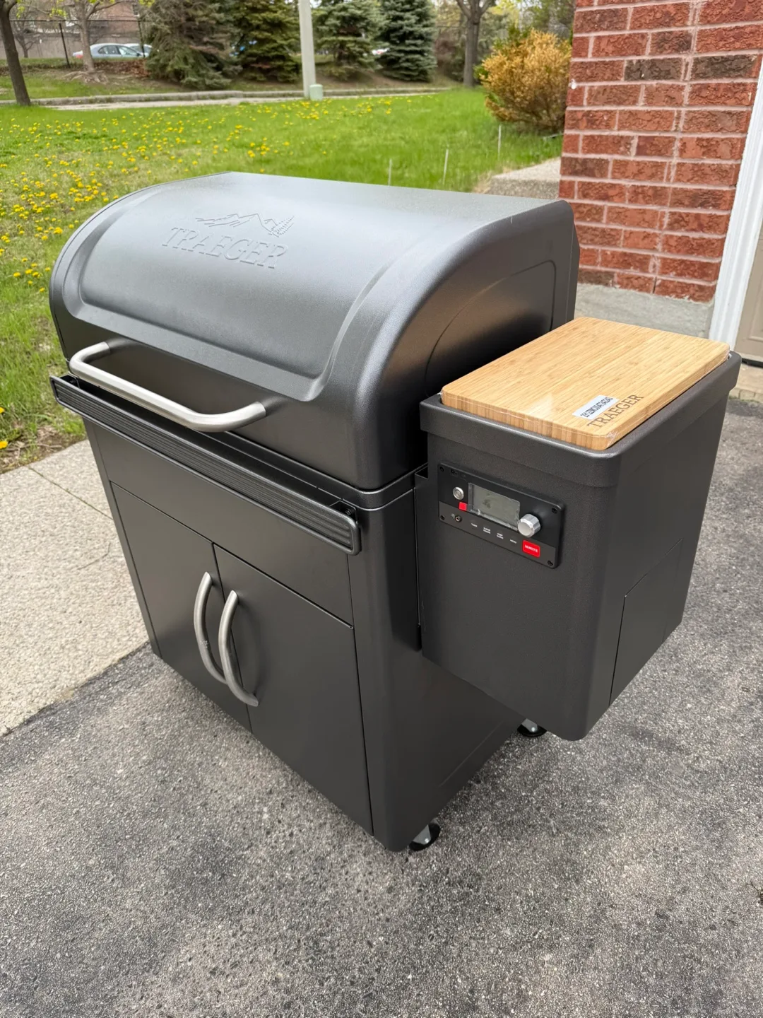 Traeger Grill - Smoker - Silverton XL - Wifi thumbnail