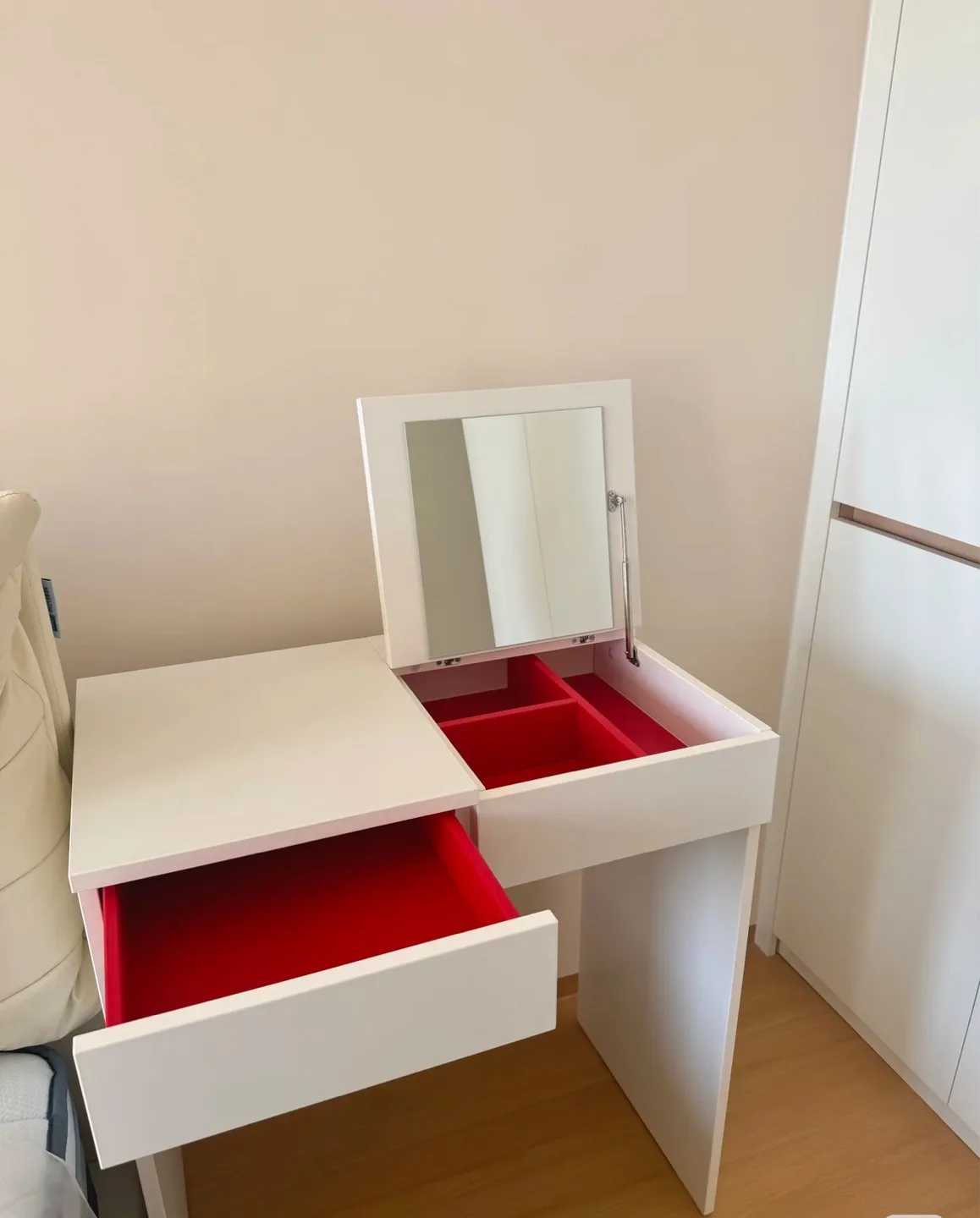 💄 IKEA BRIMNES Dressing Table thumbnail