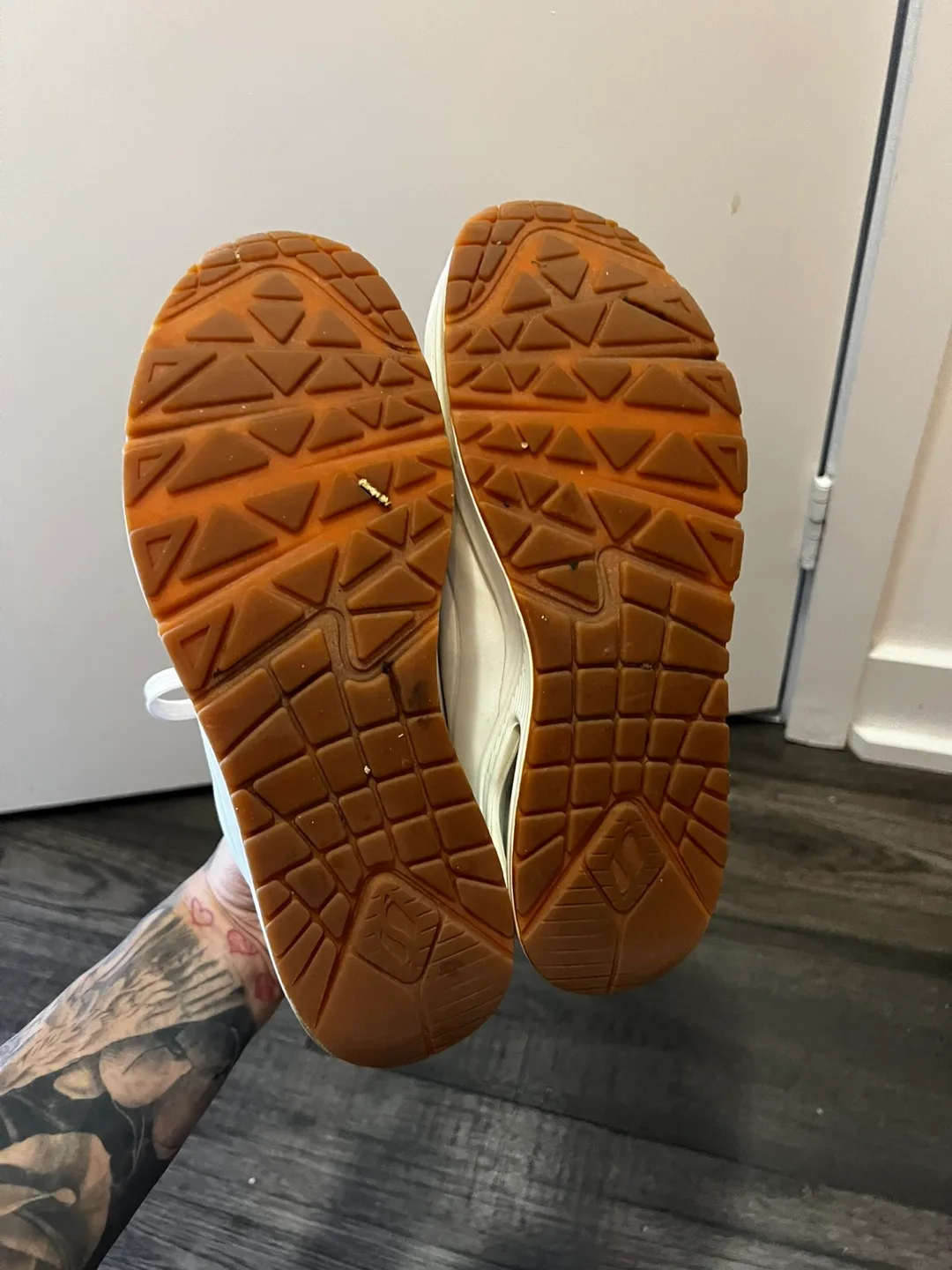 Skechers White Sneakers image indicator(3)