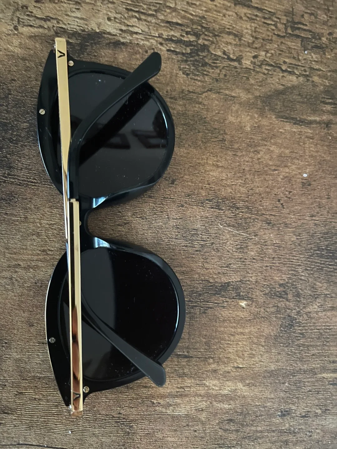 Black Sunglasses image indicator(2)