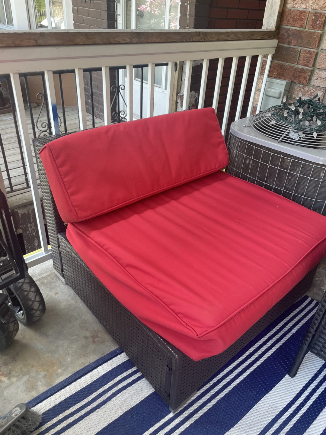 Single outdoor chair