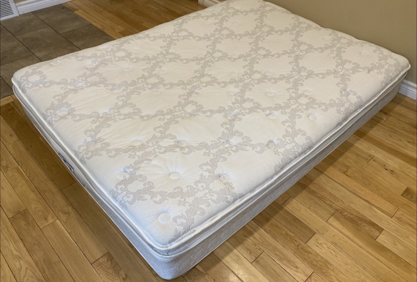 Sealy Halsey Queen Size Pillow top Mattress (CAN DELIVER) - photo 5