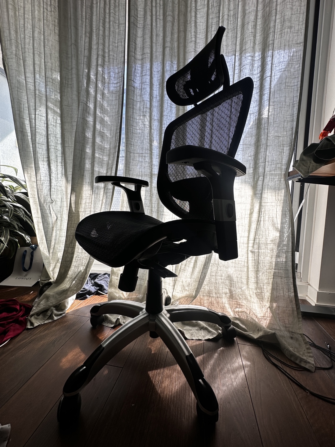 Black office chair