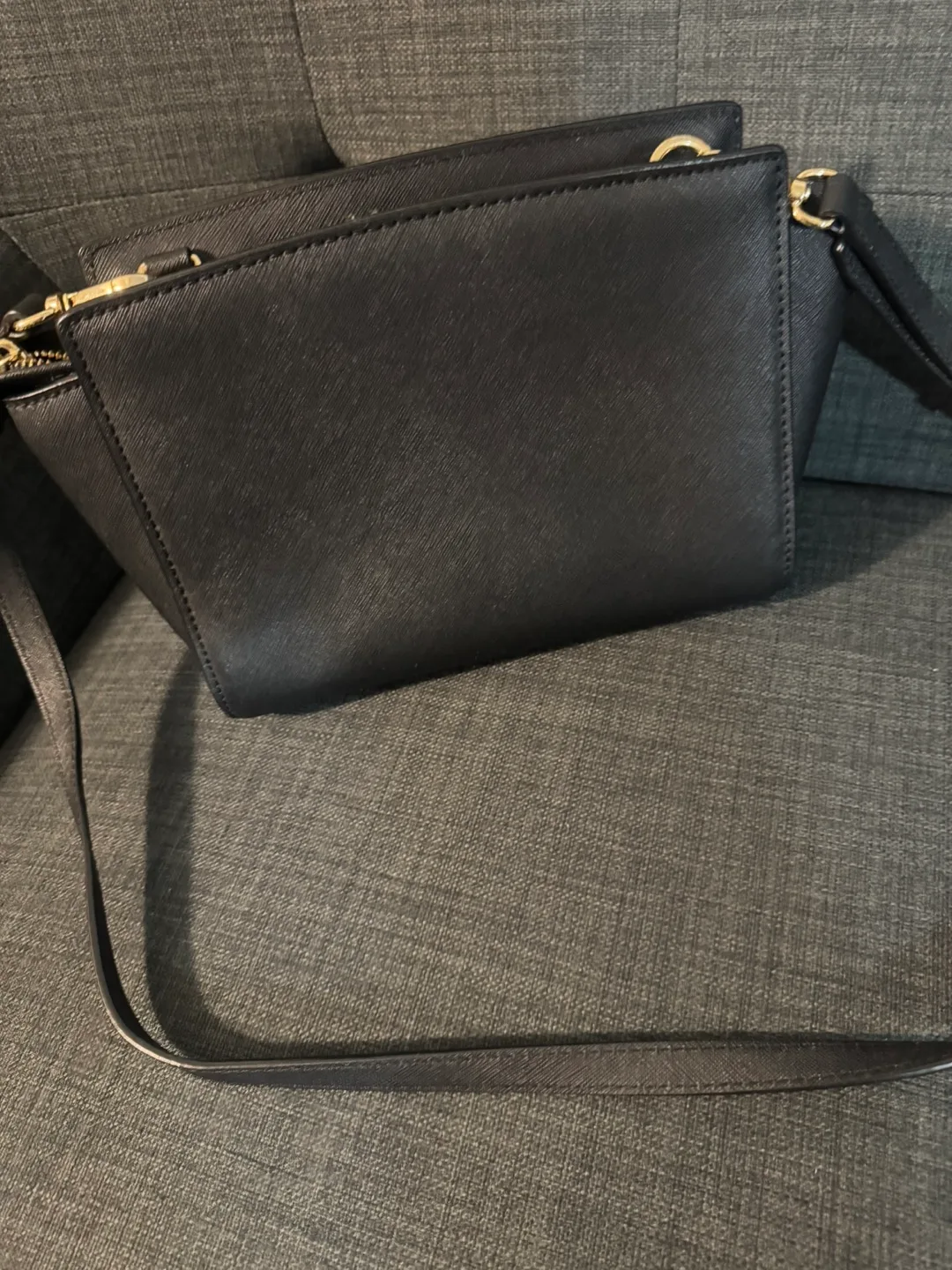 Michael Kors Black Crossbody Bag image indicator(4)