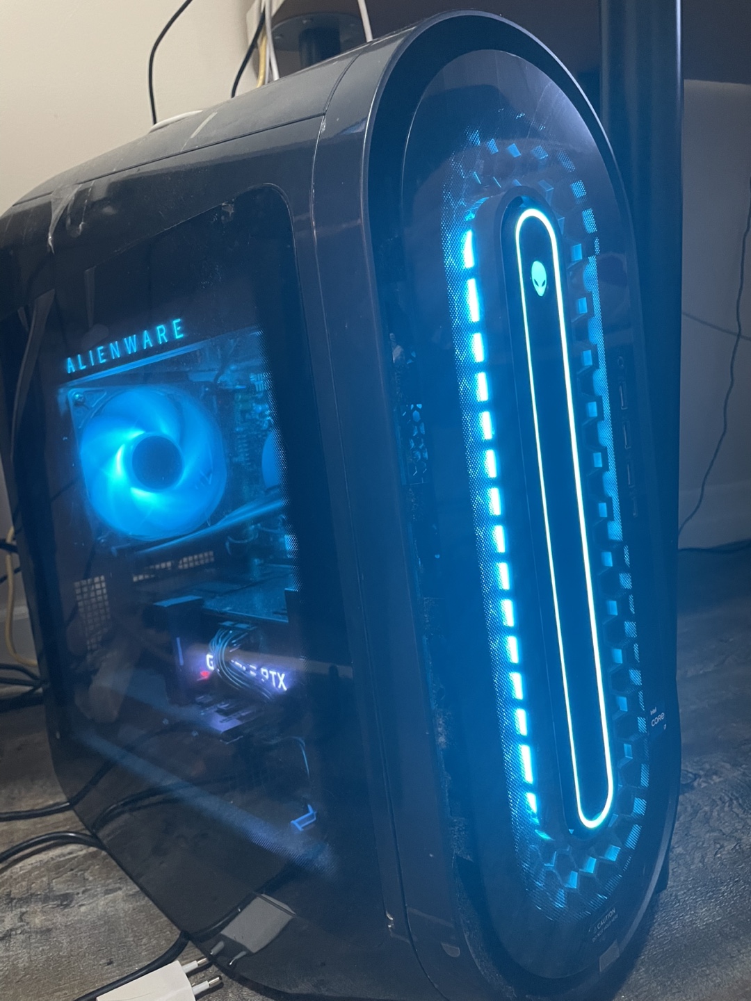 Alienware Aurora R13 Gaming PC - photo 2