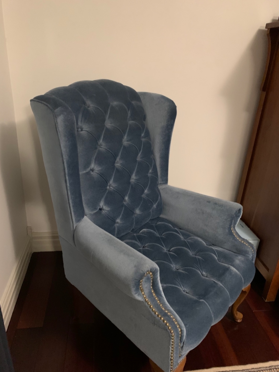 Antique Wingback chair - photo 3