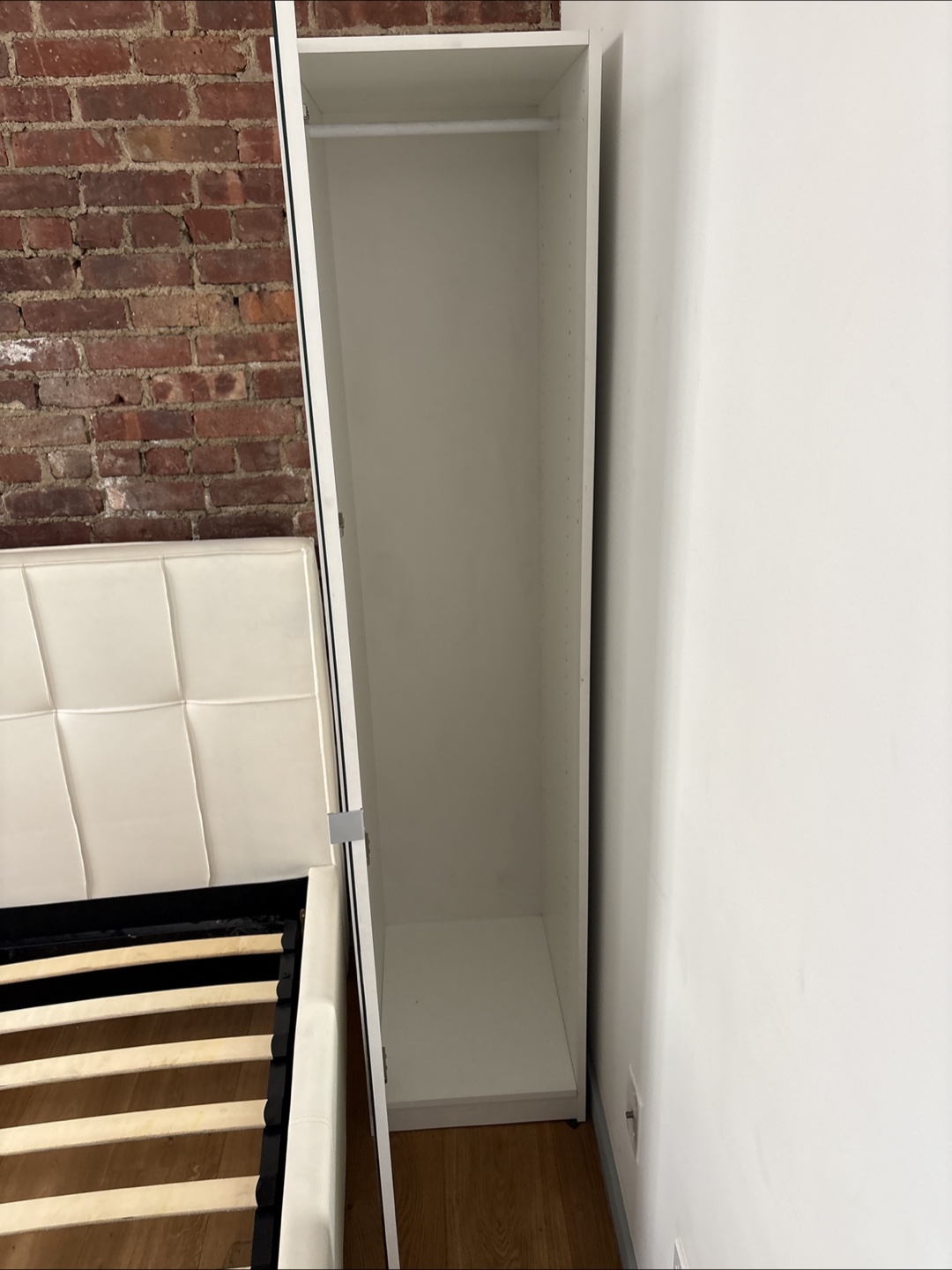 Two mirror wardrobes. Great condition. - photo 4