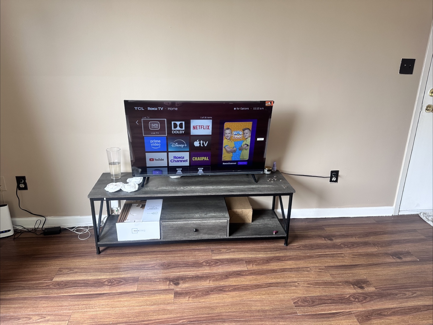 Entertainment Unit with TV - photo 4
