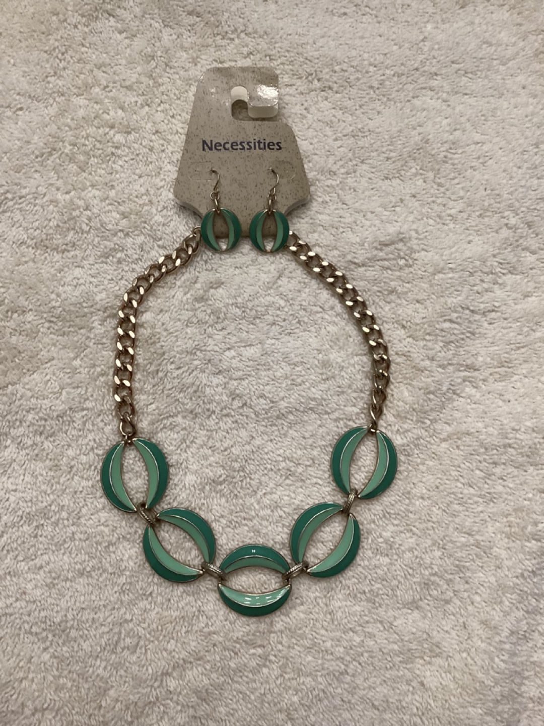 COSTUME STATEMENT NECKLACE/EARRINGS SET