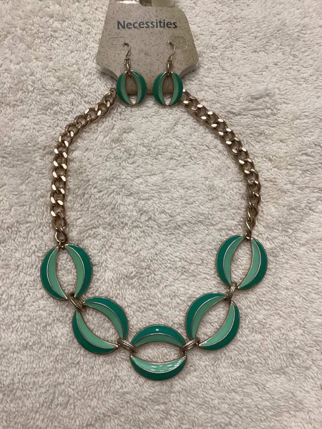 COSTUME STATEMENT NECKLACE/EARRINGS SET image indicator(3)