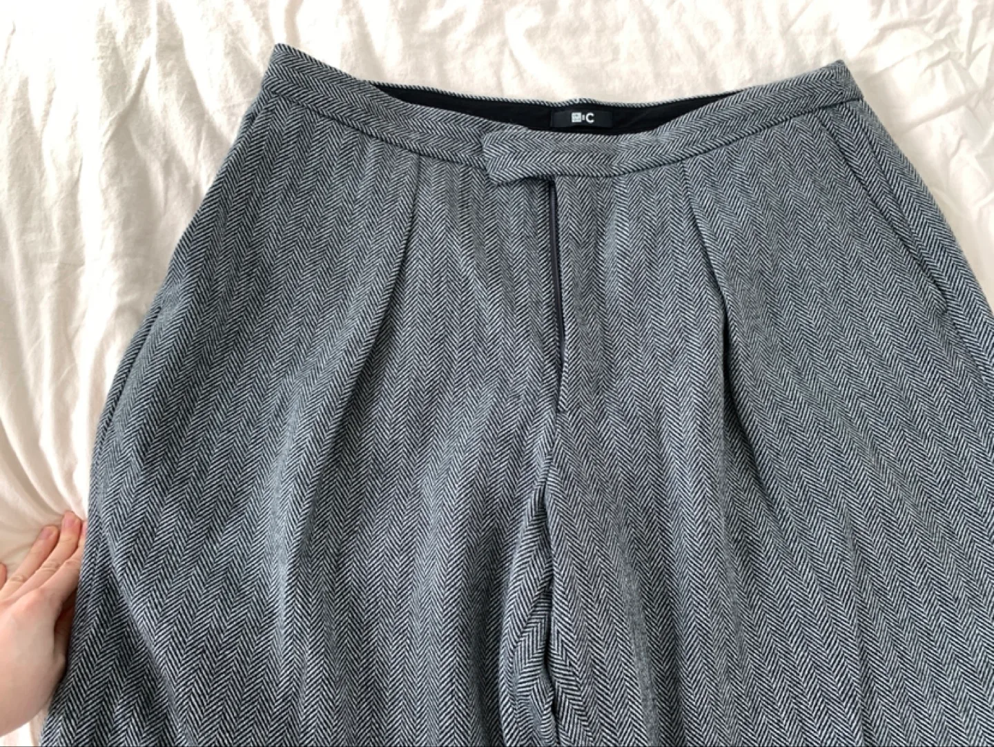 Uniqlo Grey wide leg trousers size 14 thumbnail