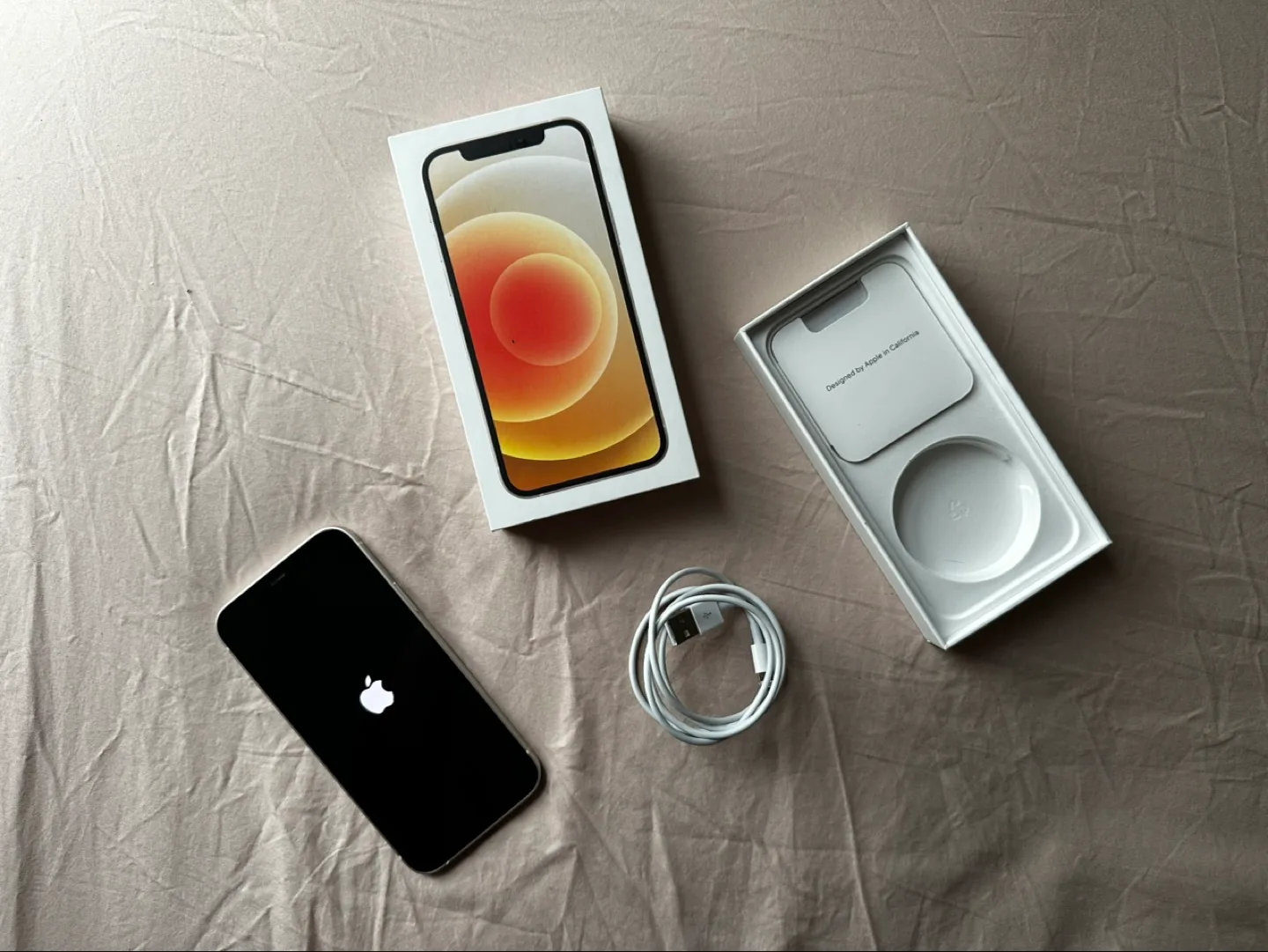 iPhone 12 White 256gb image indicator(3)