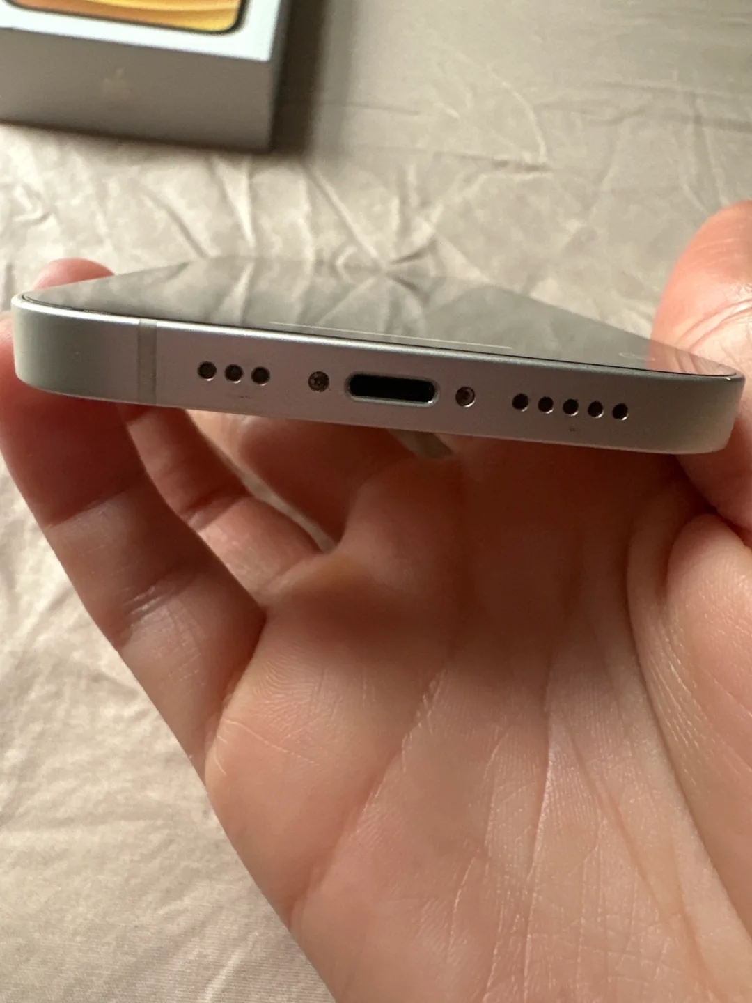 iPhone 12 White 256gb image indicator(4)