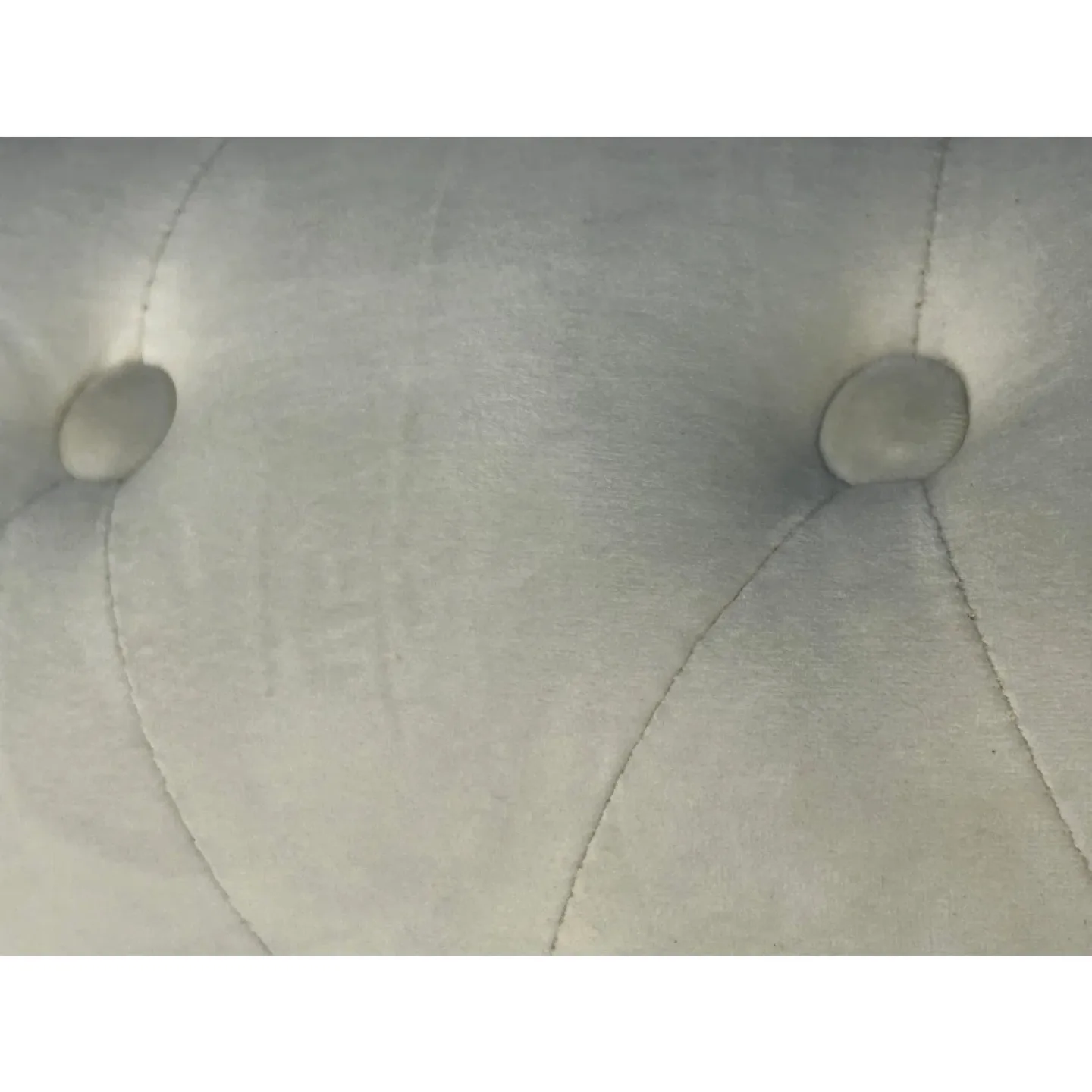 Giannoulis 2 - Piece Velvet Sectional Tufted Sofa image indicator(2)