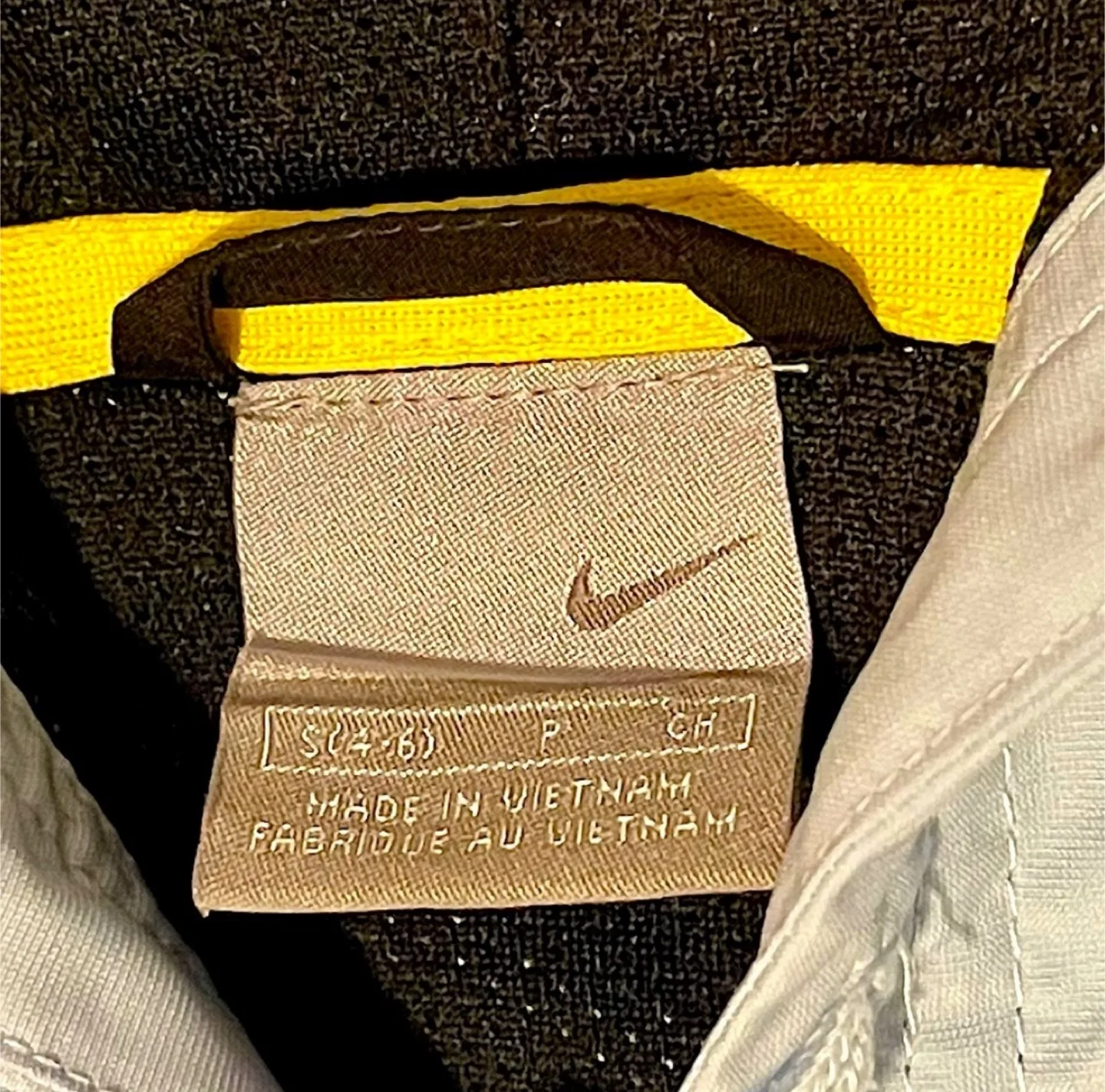 NIKE Rare Y2K Hooded Windbreaker image indicator(4)