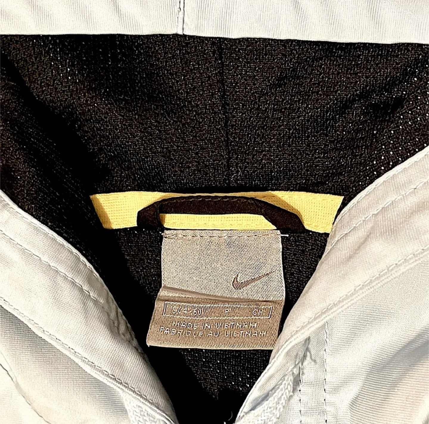 NIKE Rare Y2K Hooded Windbreaker image indicator(8)