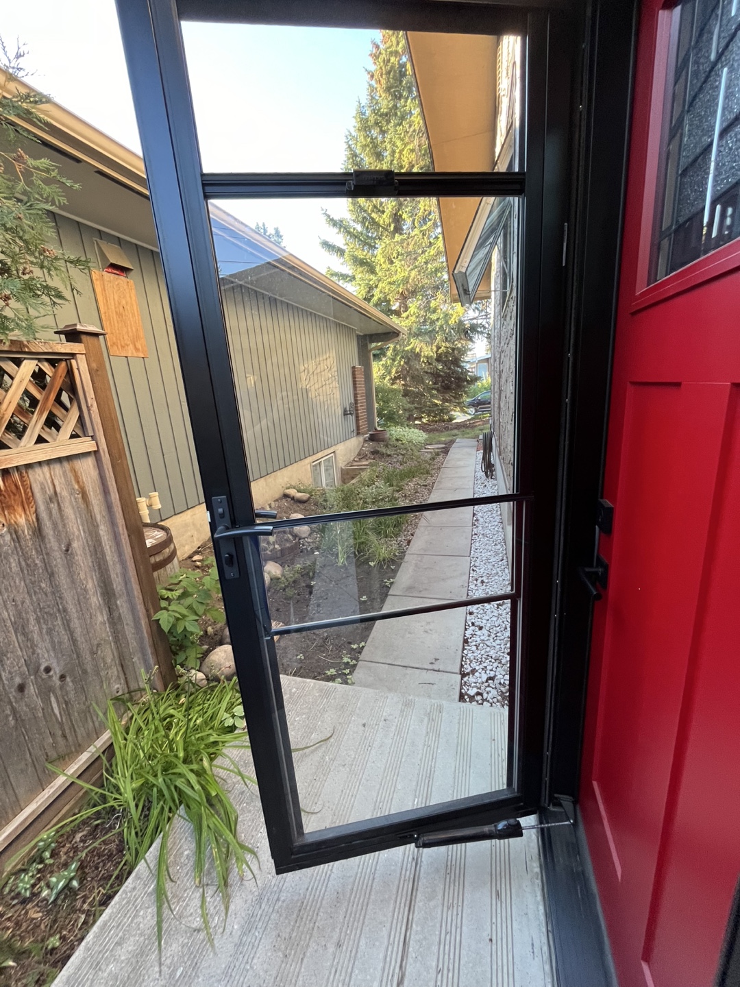 Andersen Storm Door with retractable screen - photo 2