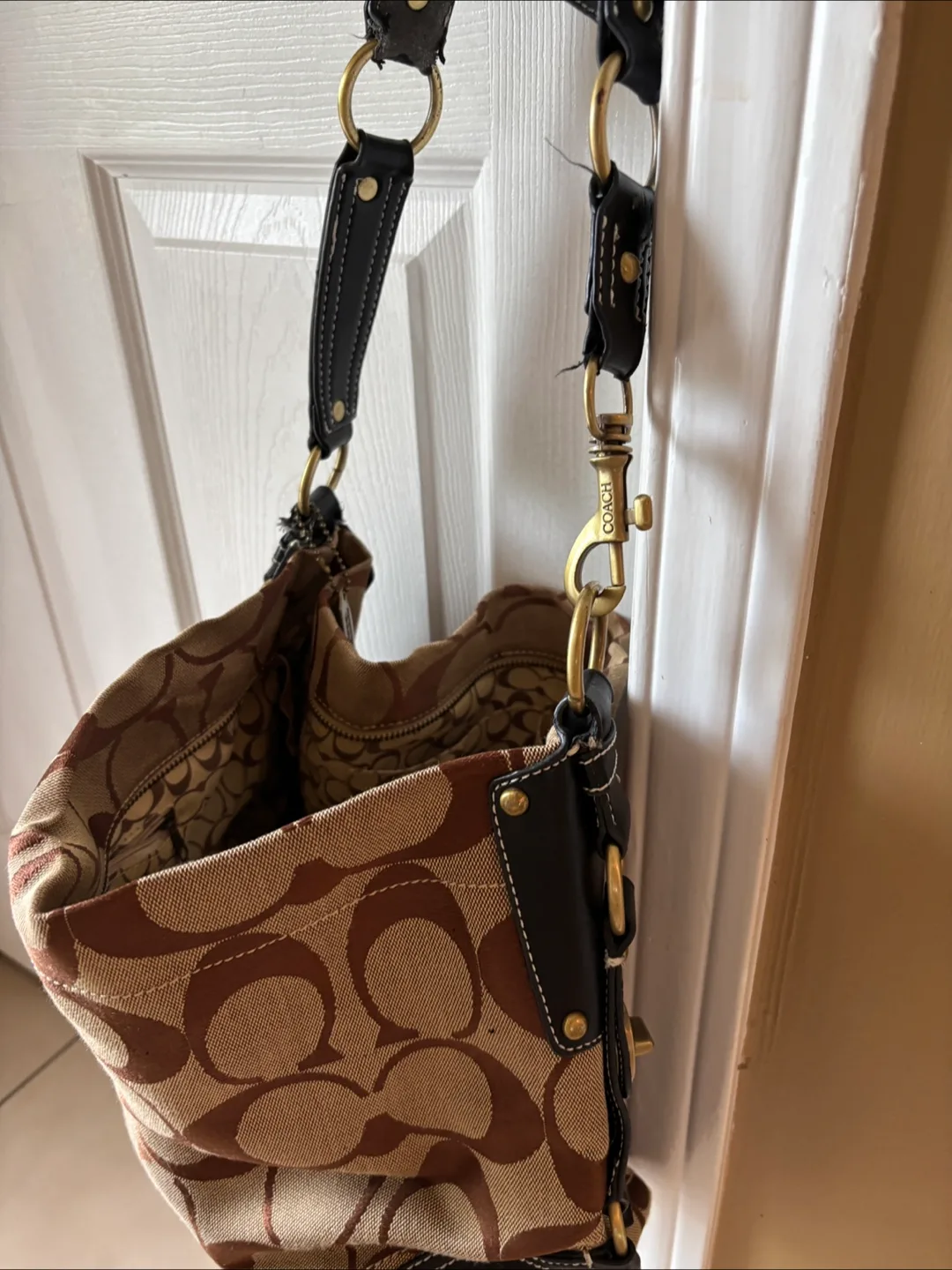 Coach Handbag image indicator(2)